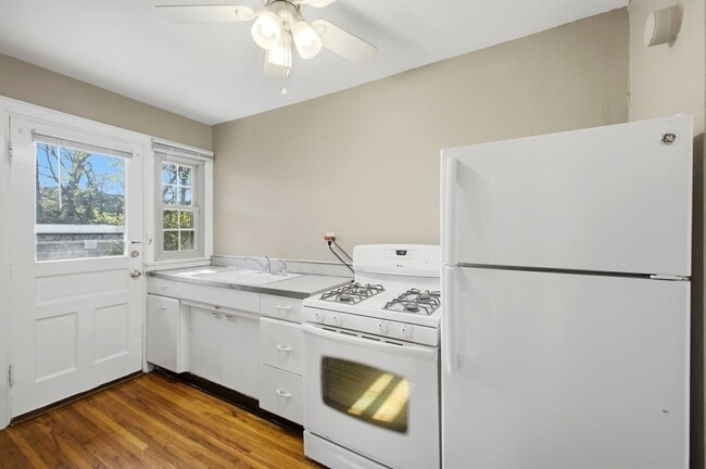 Building Photo - 25 W Tulane Rd