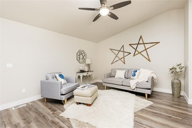 Building Photo - 2321 Gleneagles Blvd