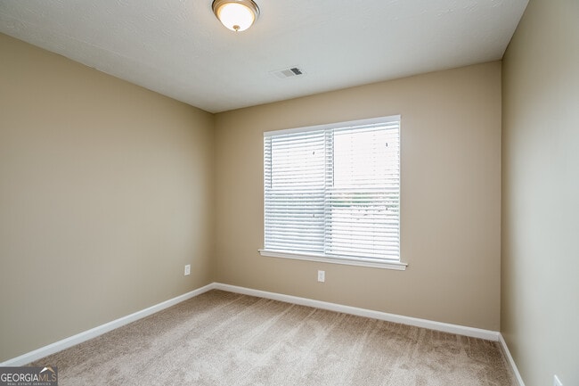 Building Photo - 3040 Reynolds Run