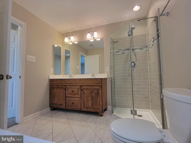 Building Photo - 216 Monticello Square