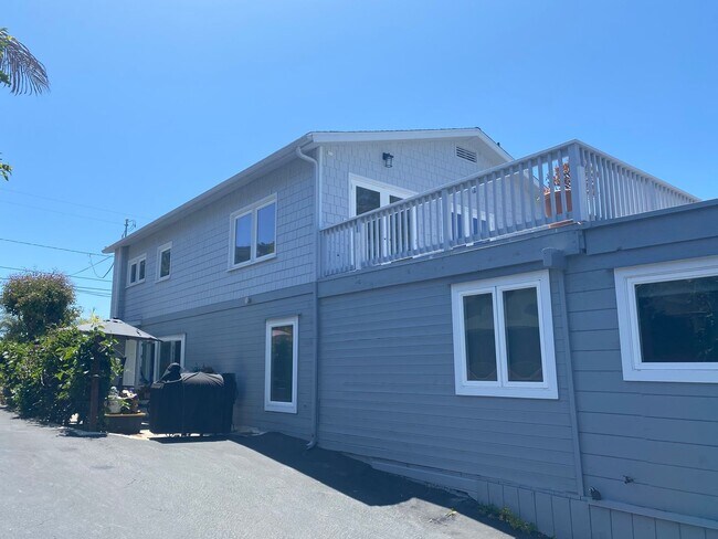 Building Photo - 31863 8th Ave