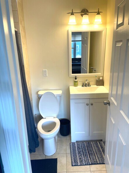 Building Photo - 119 Morrison Ave