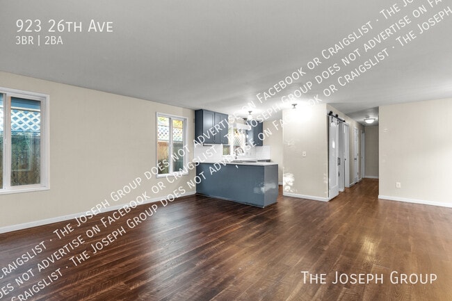 Building Photo - 923 26th Ave