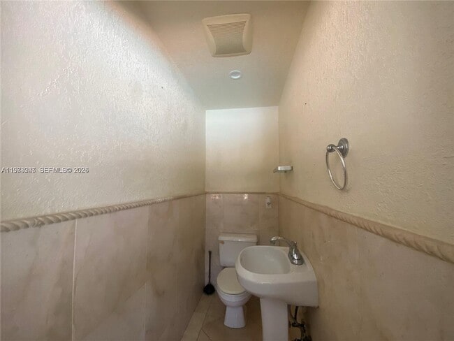 Building Photo - 700 Curtiss Pkwy