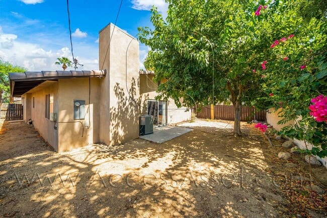 Building Photo - Open-Concept La Quinta Home with Private Fenced Yard