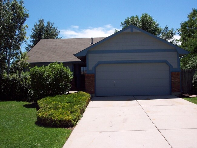 Building Photo - 3 Bed/2bath Single Family Home in Parkwood East