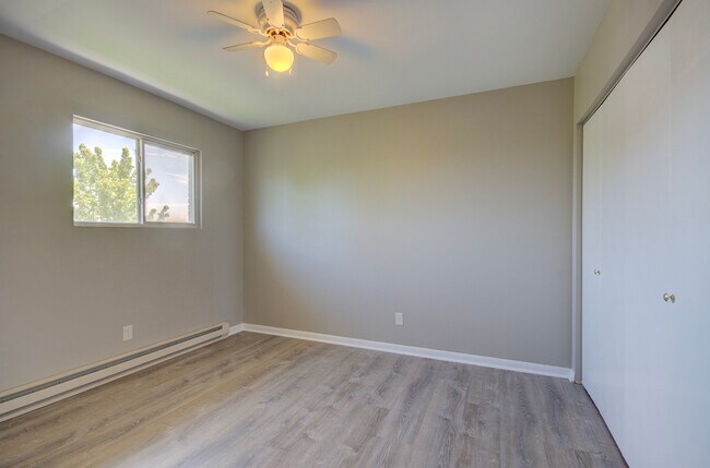 Building Photo - 24023 W Hazelcrest Dr
