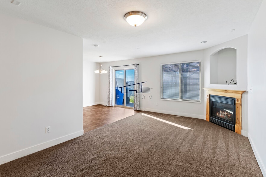 Building Photo - 1613 N 450 E