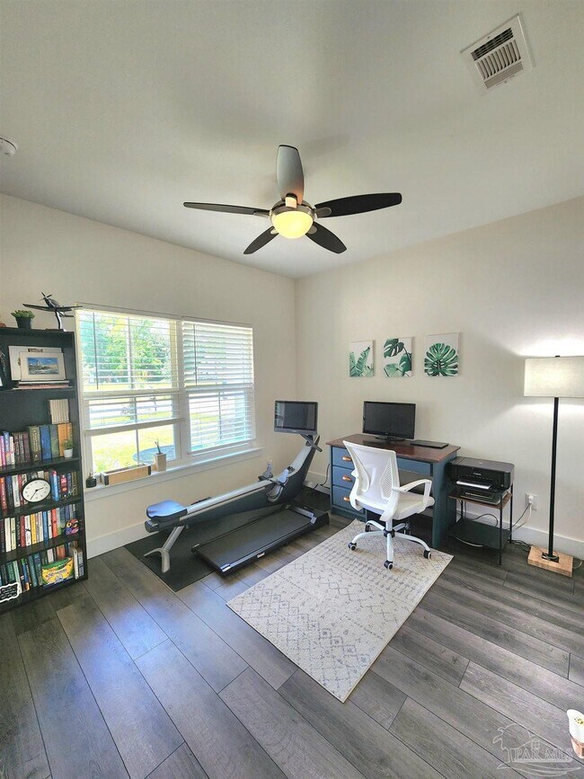 Building Photo - 1829 N 8th Ave