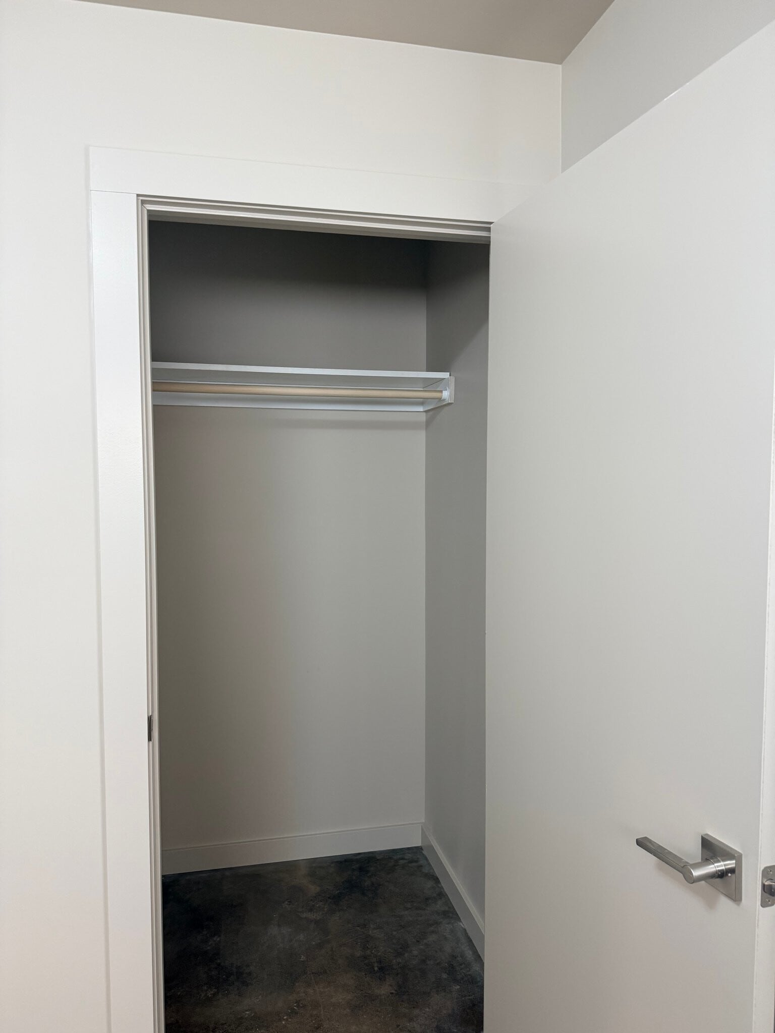 Building Photo - 1414 Silver Cir