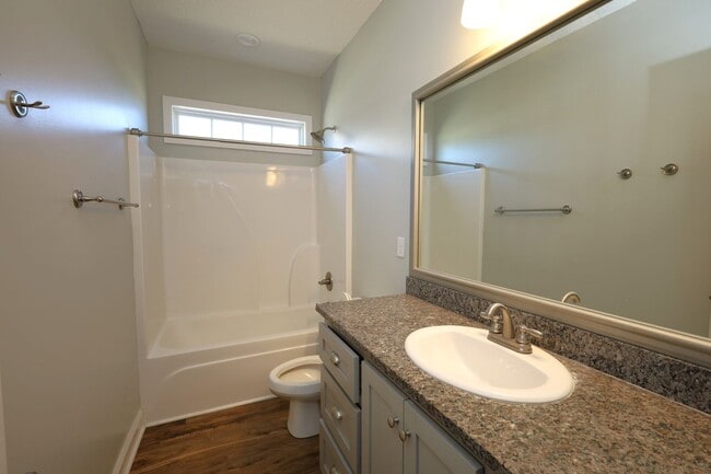 Building Photo - 3923 Valiant Ct