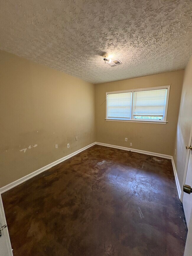 Building Photo - 1814 Texas Ct