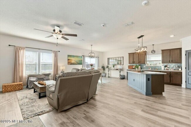 Building Photo - 184 Logrono Ct