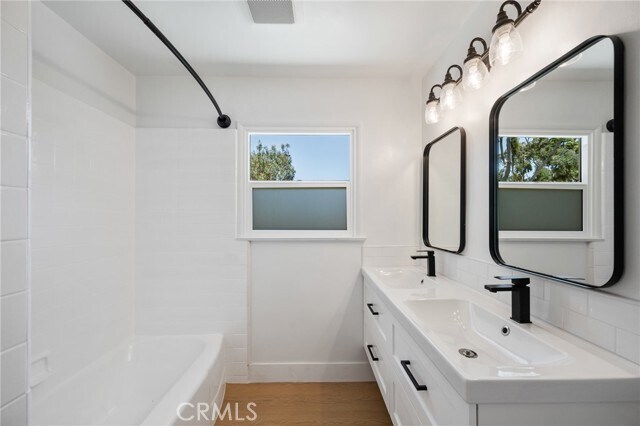 Building Photo - 3409 Palos Verdes Dr N