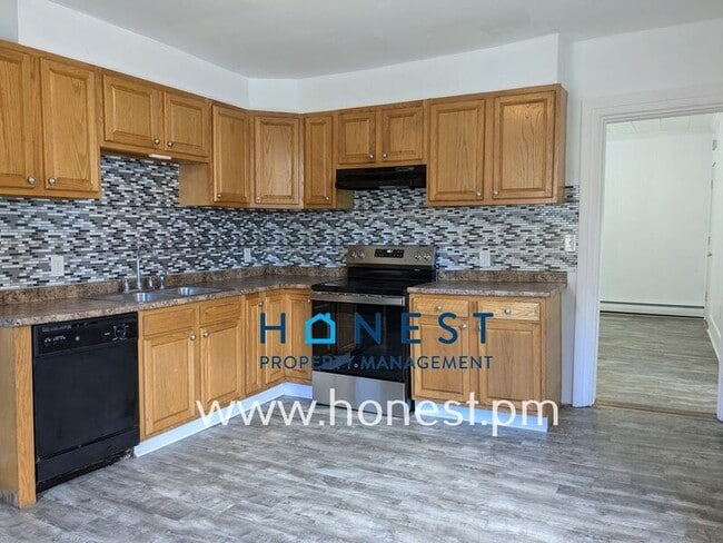 Building Photo - 41 Windsor St