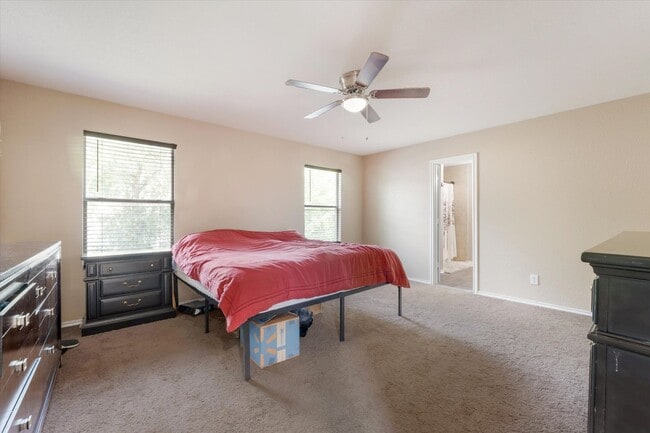 Building Photo - Easy Living on Amber Ledge