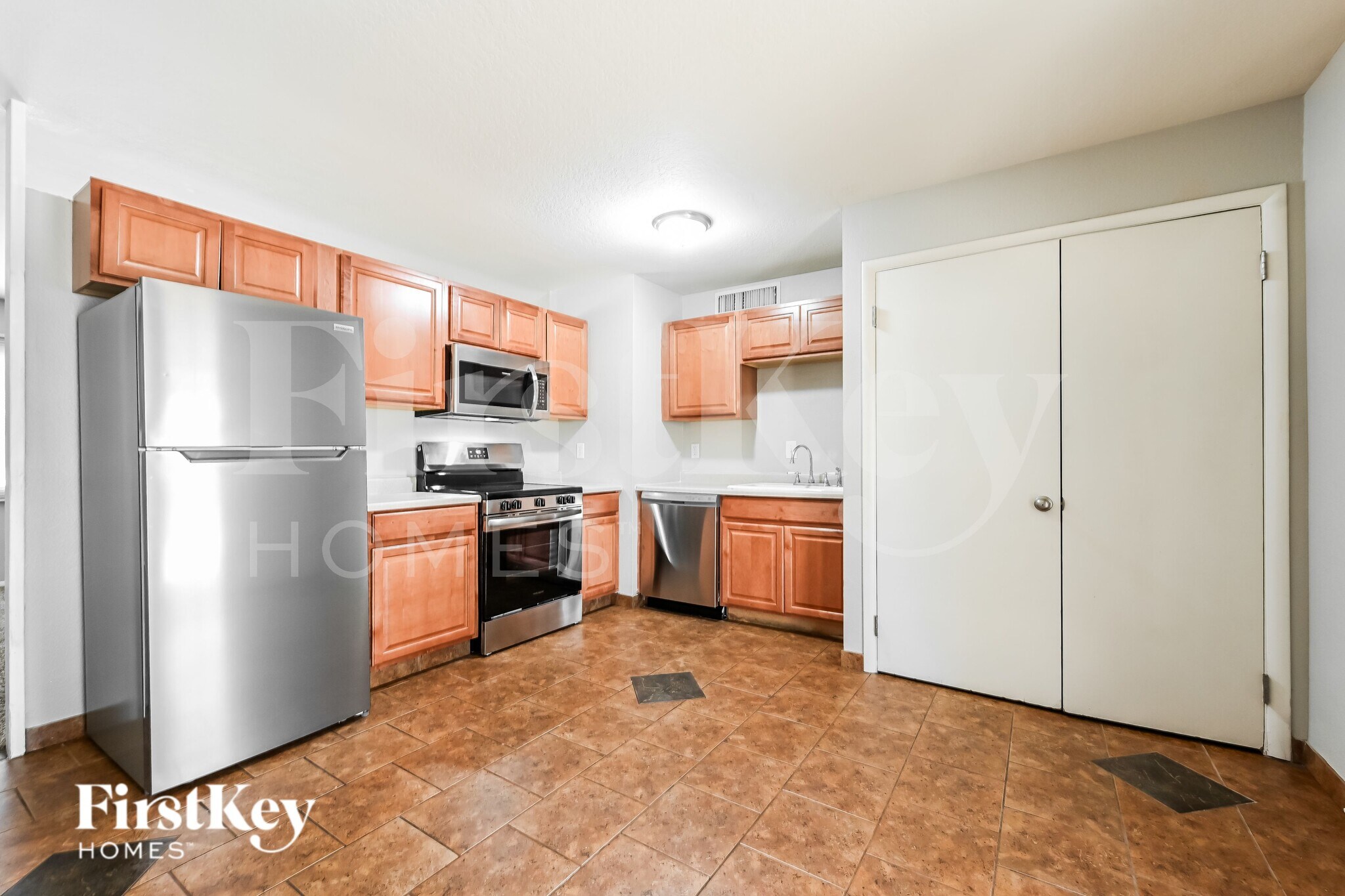 Building Photo - 15250 N 32nd Dr