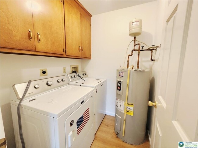 Building Photo - 4501 N Hedgerow Dr