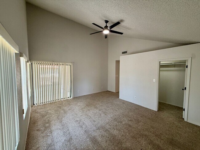 Building Photo - 10236 S Del Rico