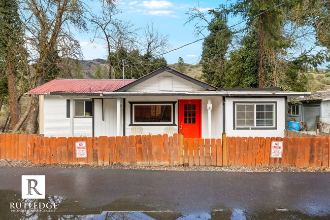 Building Photo - 454 Rogue River Hwy