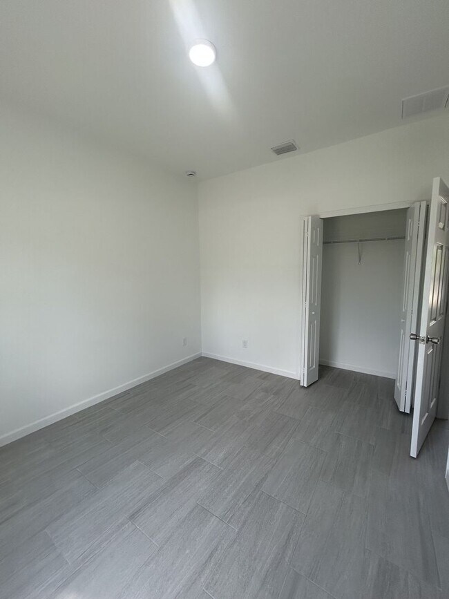 Building Photo - NEW CONSTRUCTION- Modern 3 Bed / 2 Bath Home in Lake Placid