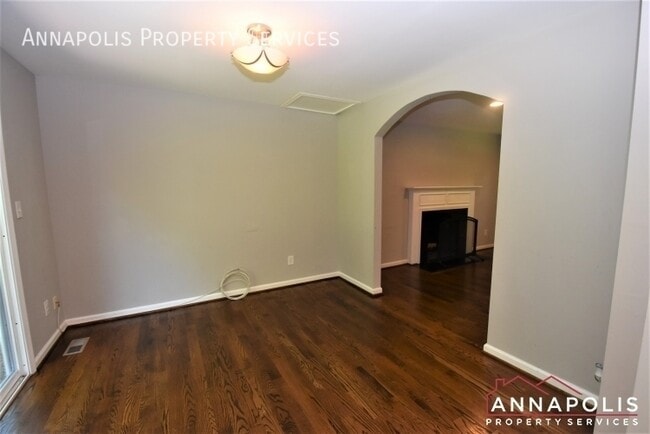 Building Photo - 442 Poplar Ln