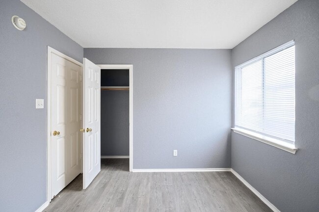 Building Photo - Stylish 3-Bed, 2-Bath Retreat with 1,061 S...