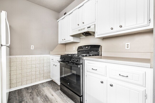 Building Photo - 918 Delmar Cir