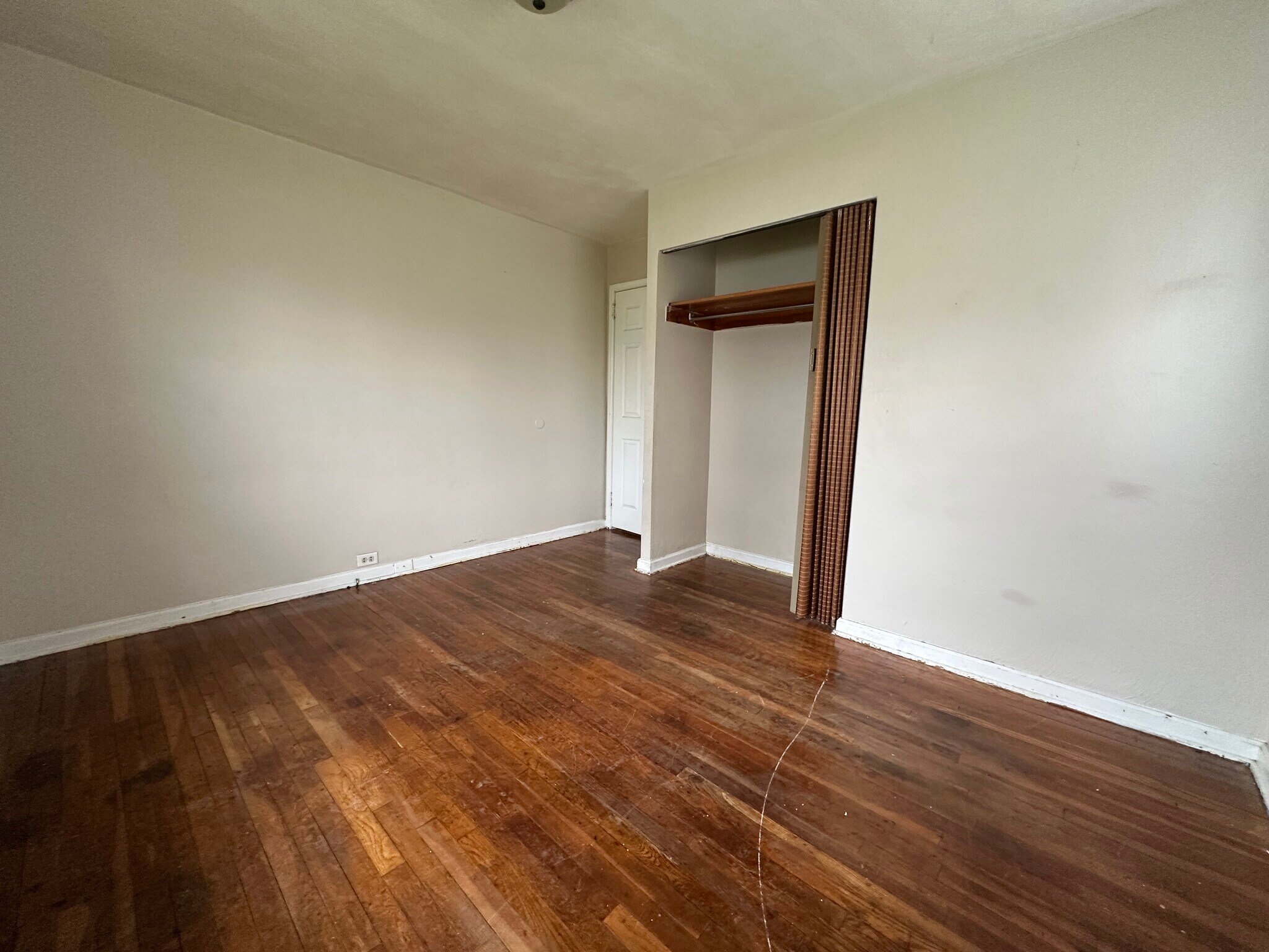 Building Photo - 930 Greenview Ave