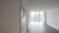 Building Photo - 825 N Hudson Ave