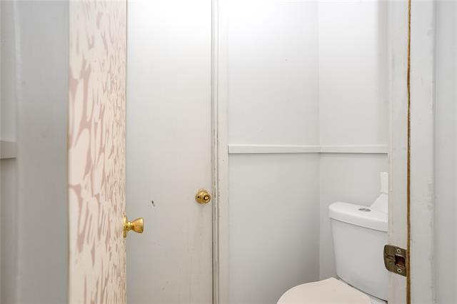 Building Photo - 5832 Locke Ave