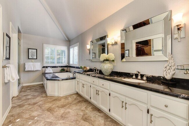 Building Photo - Elegant Granite Bay Home Located in Treelake Village and the  Eureka Union School District
