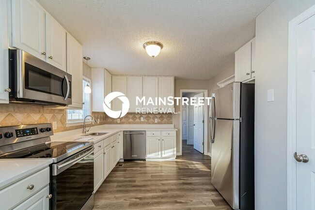 Building Photo - 3 Bedroom Pet-Friendly Home in Raleigh, NC with Main Street Renewal