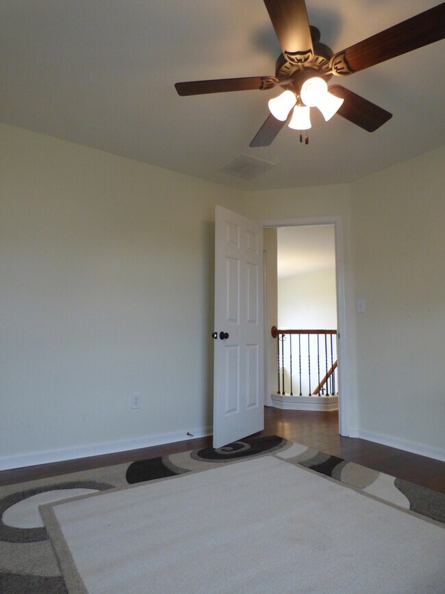 Building Photo - LOVELY HOME in Hamburg; Renovated, Garage, Many Upgrades!