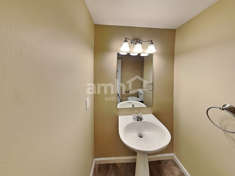 Building Photo - 2069 Prescott Way