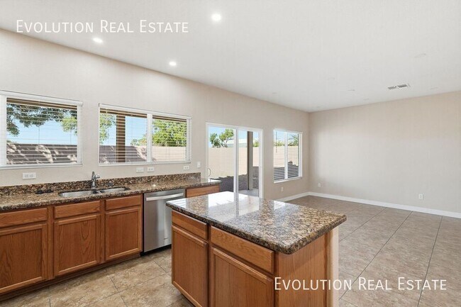 Building Photo - 3130 S 81st St