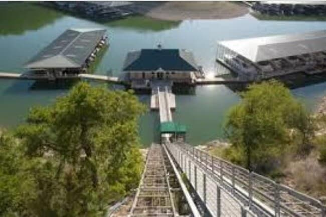 Building Photo - 102 Majestic Arroyo Way