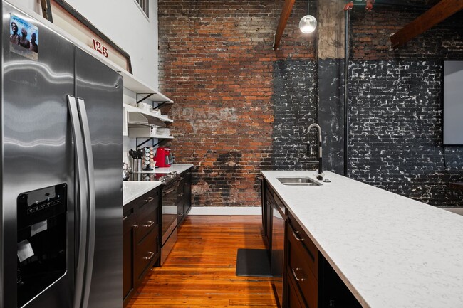 Building Photo - 124 Strawberry Alley