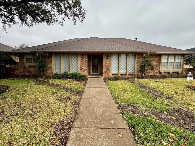 Building Photo - 1925 Glen Hill Dr