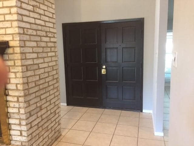 Building Photo - 742 Hummingbird Cir