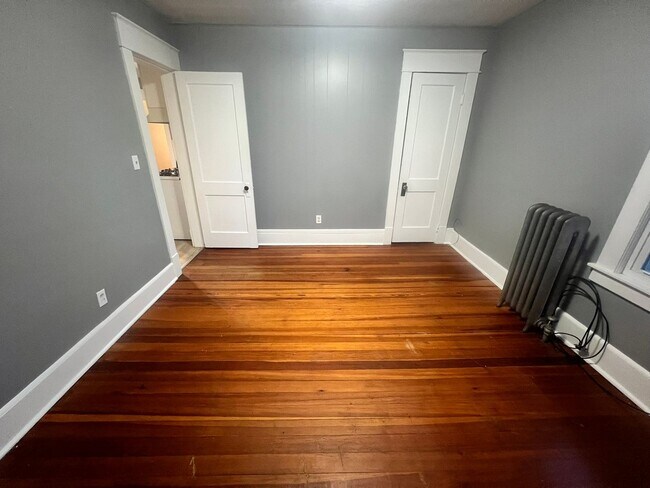 Building Photo - 30 Beverly St