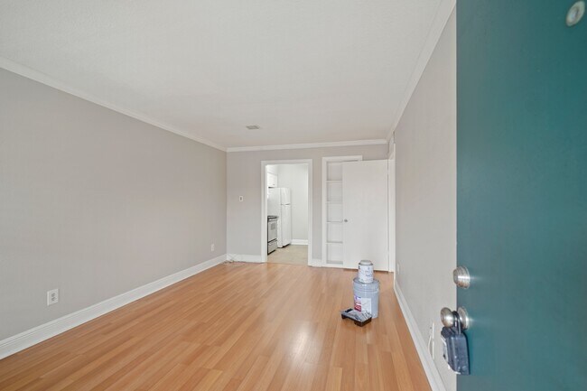 Primary Photo - 845 Augusta Dr