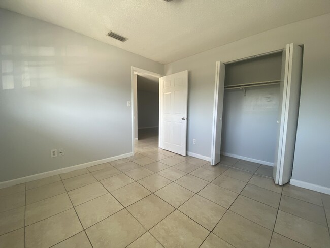 Building Photo - 3206 Louisiana Ave