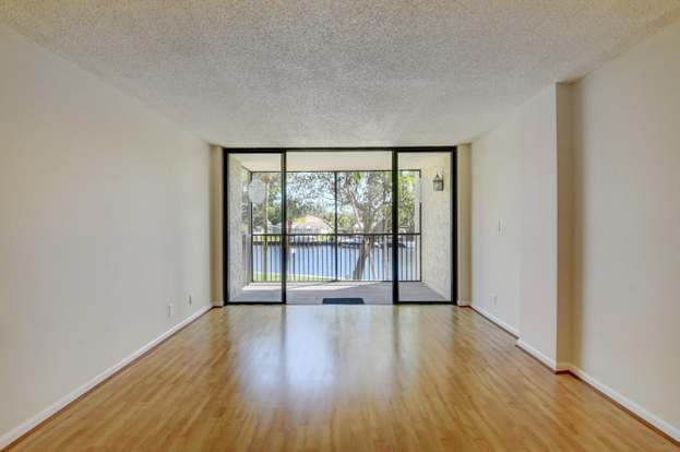 Building Photo - 14 Royal Palm Way