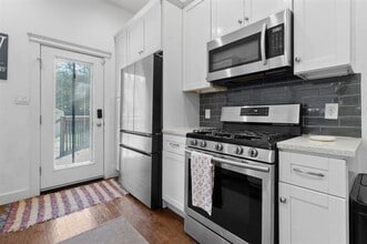 Building Photo - 222 S Edgefield Ave