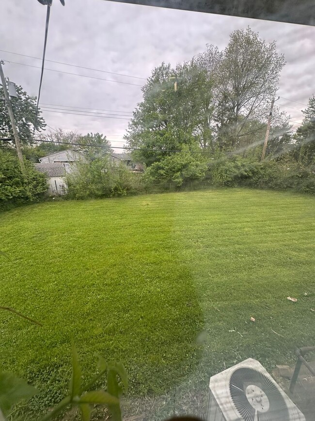 Building Photo - 3 Bed 2 Bath Home Located in Warren Township