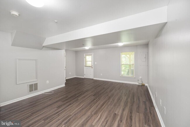 Building Photo - 12807 Town Center Way
