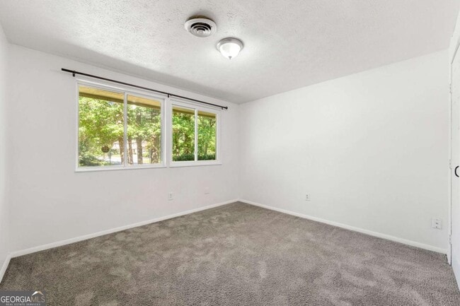 Building Photo - 1069 Martin Rd