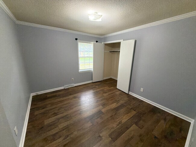 Building Photo - Room in Single Family Home on Westfield St