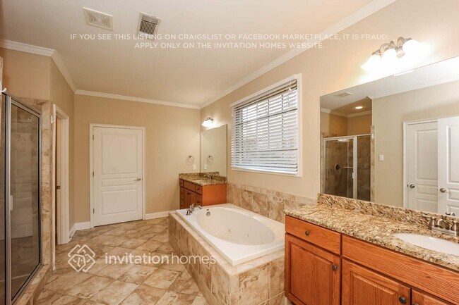 Building Photo - 9207 Golfview Cir